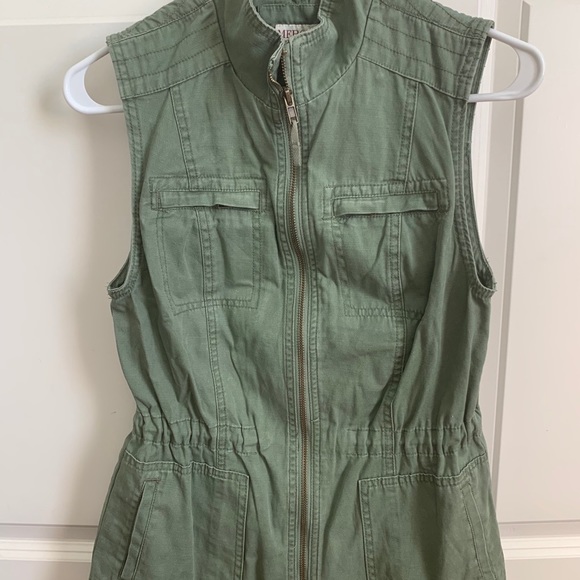 Army Green Vest - Picture 2 of 4